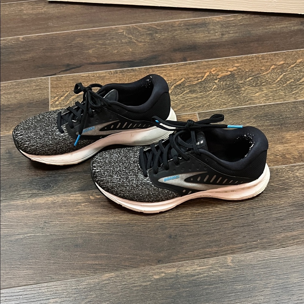 Women's Black and Gray Athletic Shoes